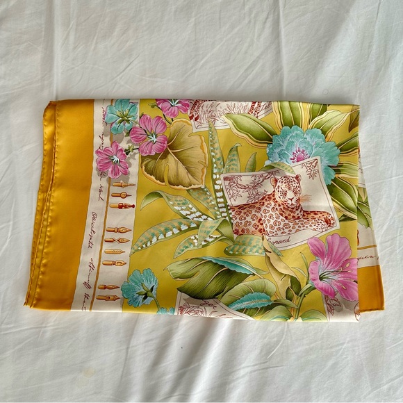 [SOLD] Authentic Salvatore Ferragamo Silk Scarf, Rare Animal Print, EUC - Picture 14 of 14